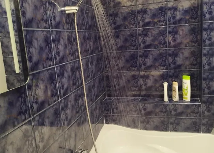 1 Minuta,by Grand Hotel, Sheraton, Molo, Location *